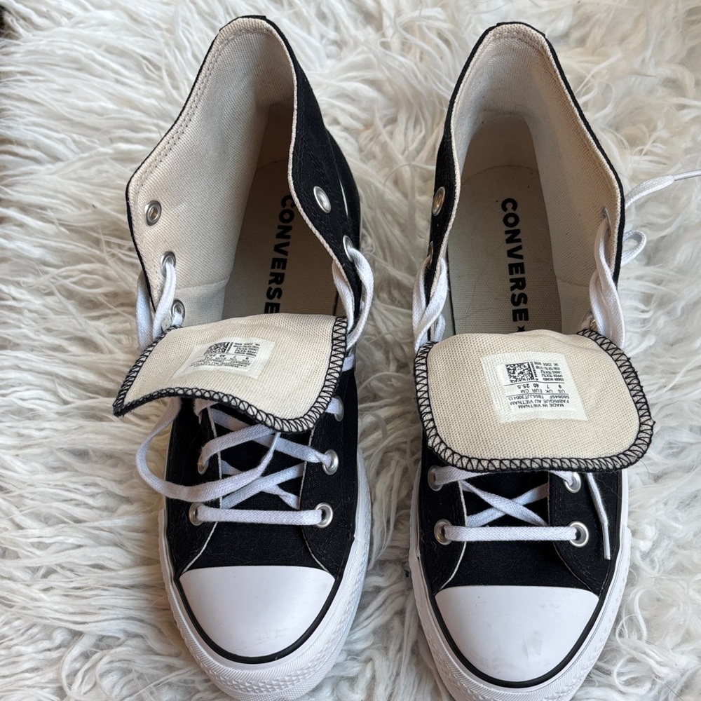 Classic Black High-Top Sneakers - Picture 6 of 7